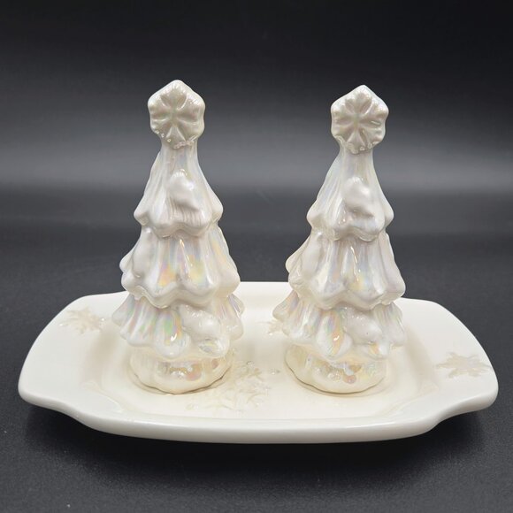 White Christmas Tree Salt And Pepper Shakers With Tray Bella Casa By Ganz Read - Picture 1 of 13